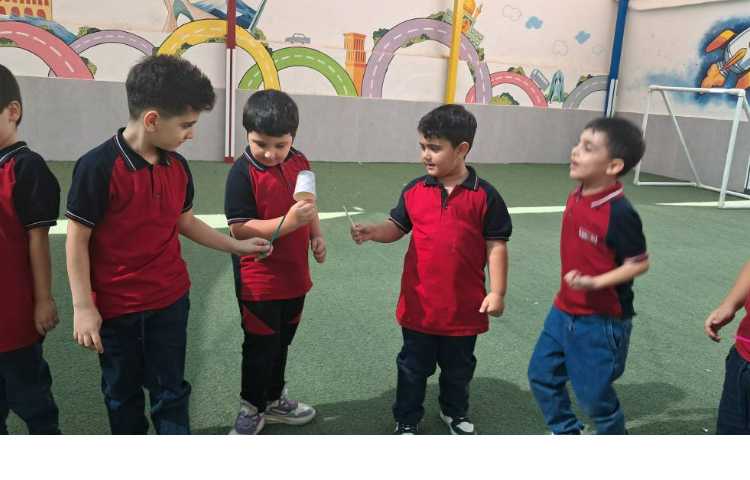 بازی های شاد گروهی جهت تقویت روحیه همکاری 2