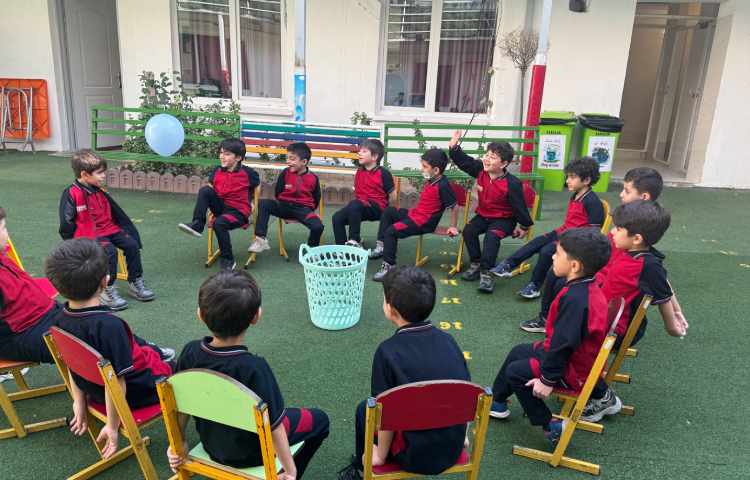 بازی هدفمند:بازی گروهی (بادکنک شیطونک)