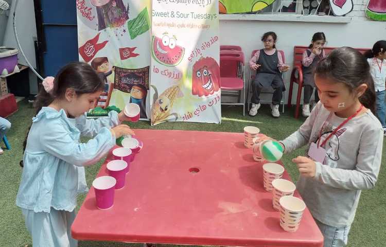 بازی هدفمند، توپ و لیوان 3