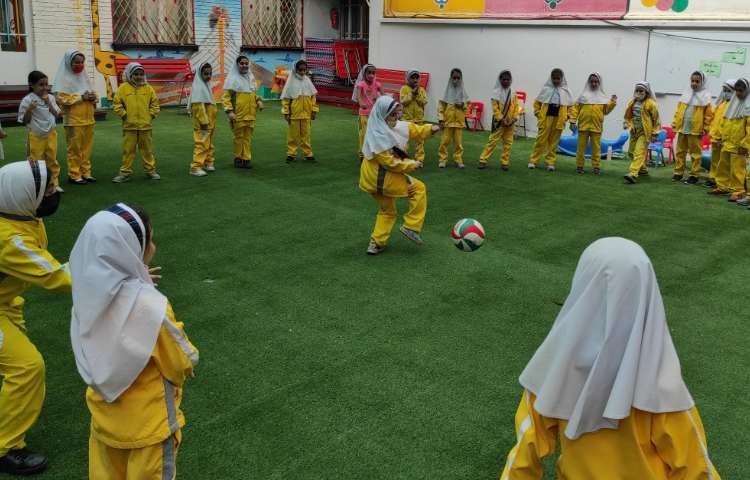 بازی وسطی دایره ای