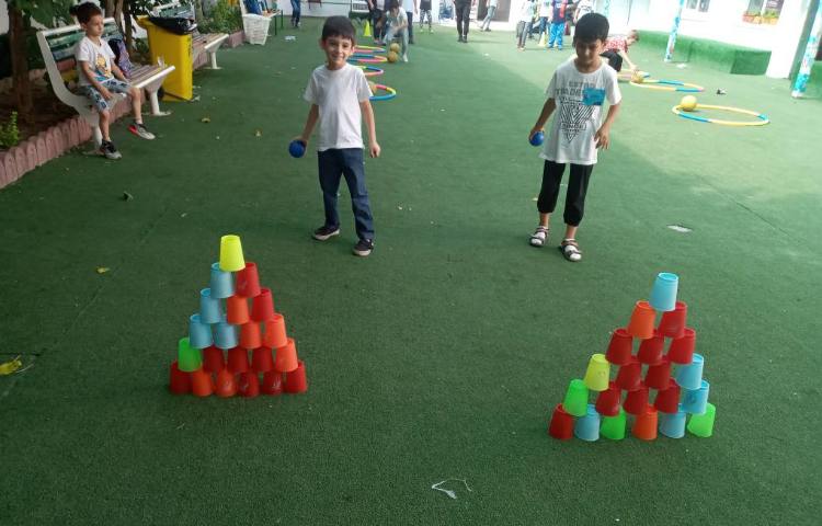 بازی و ریاضی:چینش لیوان 1