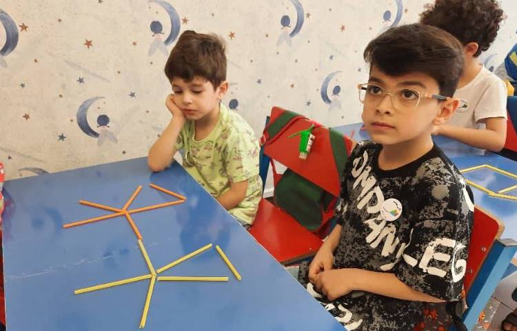 :بازی و ریاضی (ساخت شکل‌های همسان)