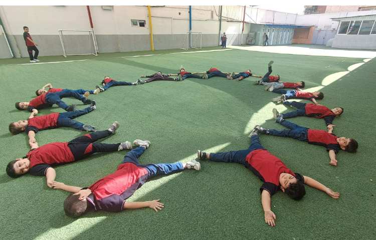 بازی و مسابقه های شاد جسمی حرکتی 1