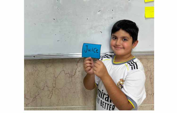 بازی پانتومیم برای تشخیص خوراکی های مختلف 1