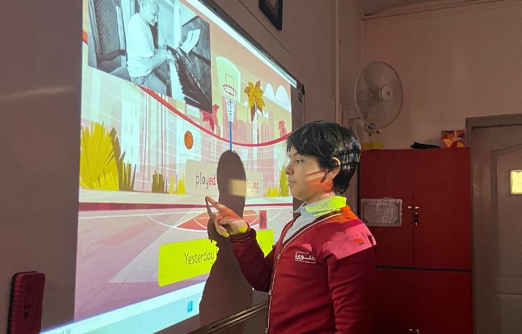 بازی پاورپوینتی جهت تمرین جمله‌سازی به زمان گذشته-زنگ زبان عمومی 1