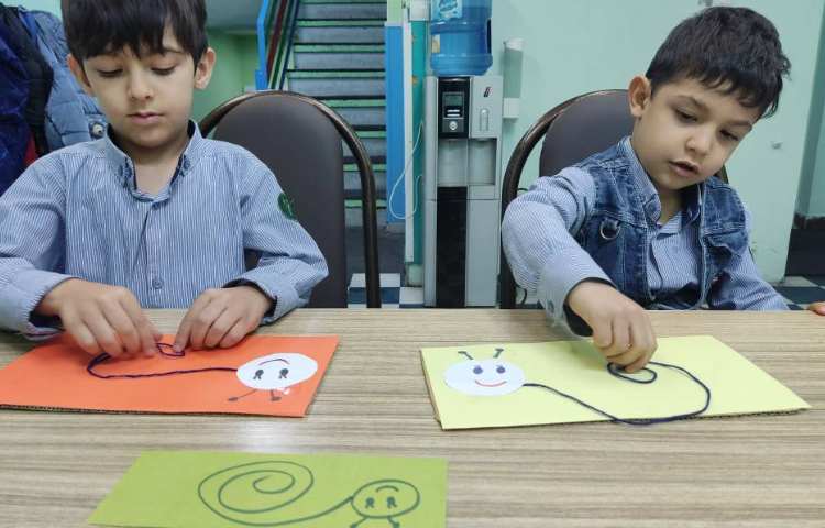 بازی کرم کاموایی با هدف افزایش دقت دیداری ،هماهنگی چشم و دست و تمرین خطوط 2