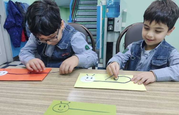 بازی کرم کاموایی با هدف افزایش دقت دیداری ،هماهنگی چشم و دست و تمرین خطوط 4