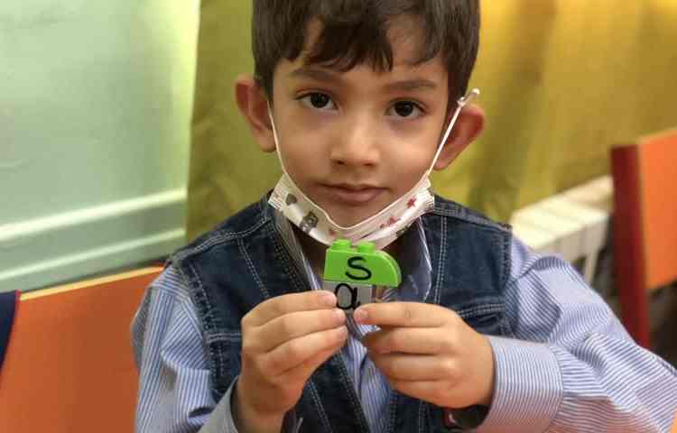 بازی کلمه سازی با لگو با هدف تمرین blending 2