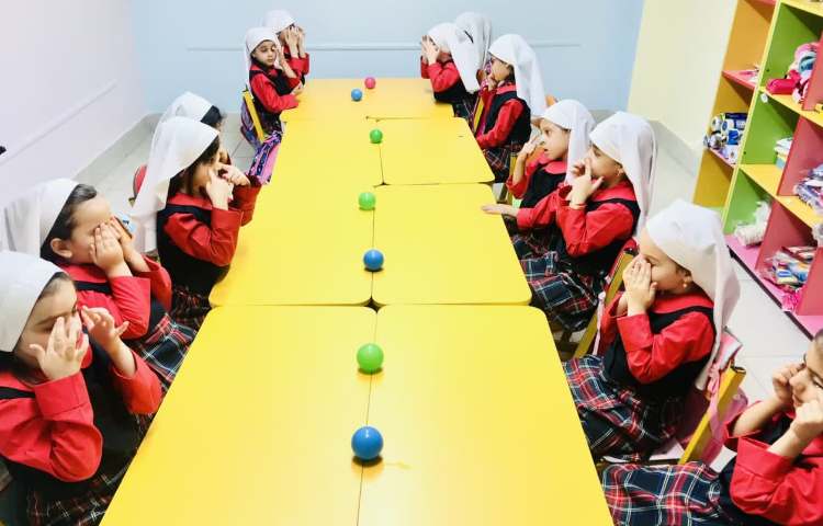 (بازی گروهی : توپ را بردار) 3