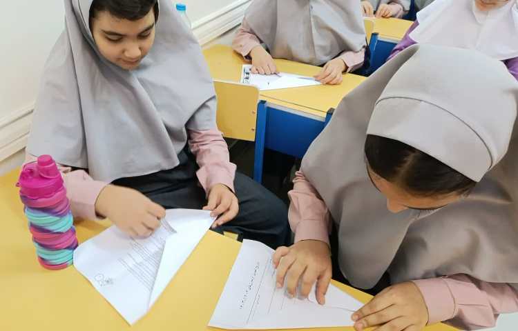 بازی یخ شکن ساخت موشک کاغذی 2