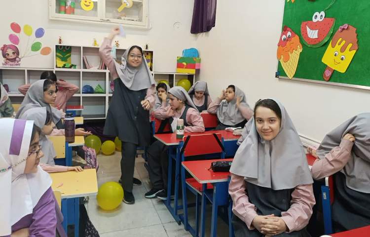 بازی یخ شکن ساخت موشک کاغذی