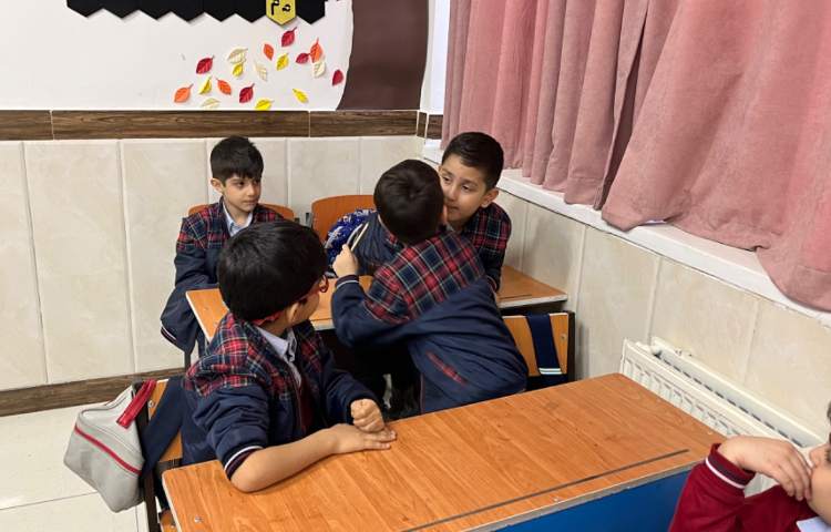 بازی یک کلاغ چهل کلاغ جهت تمرین نوشتاریِ لغات-زنگ زبان عمومی 4