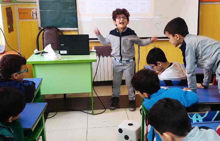 بازی Roll the dice and read the words 4