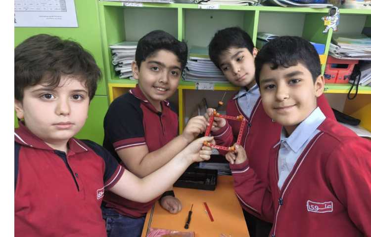 باز کردن عینک ها و شروع ساخت منجنیق ها 1