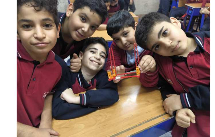 باز کردن قاب عکس ها و شروع ساخت آسانسور 1