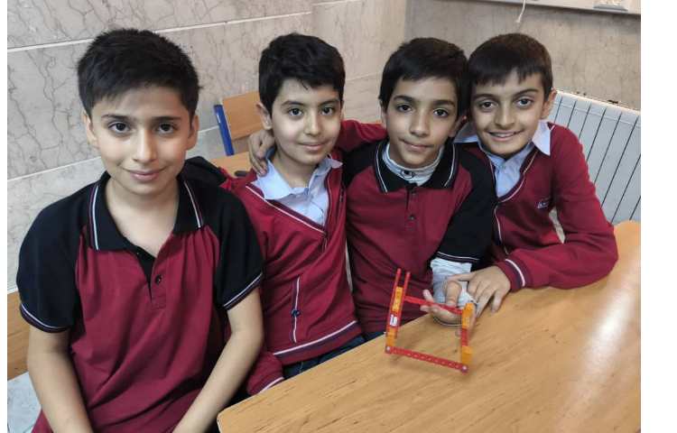 باز کردن قاب عکس ها و شروع ساخت آسانسور