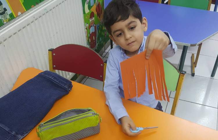 با توجه به نشانه ا کاردستی اژدها درست شد 3