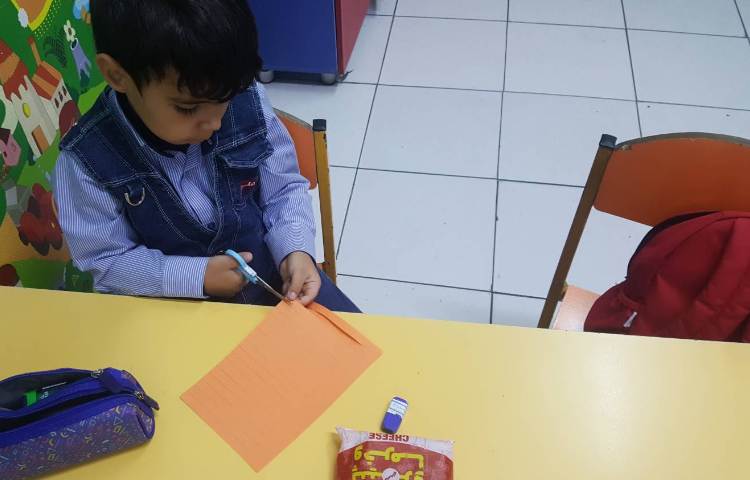 با توجه به نشانه ا کاردستی اژدها درست شد 4