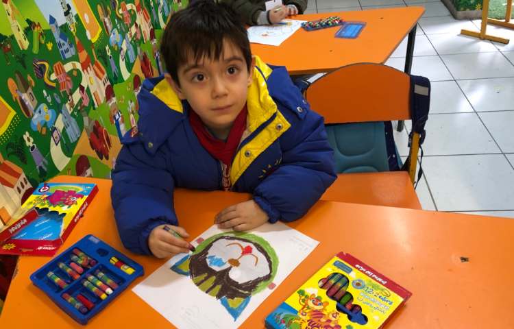 با توجه به یادگیری نشانه (گ) ماسک حیواناتی که صدای گ دارند مثل گوسفند،گاو و گوزن و ... را رنگ کردند