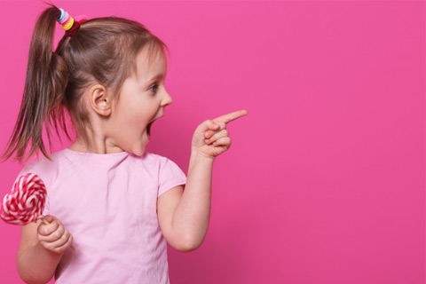 چگونه با دوست خیالی کودک برخورد کنیم؟