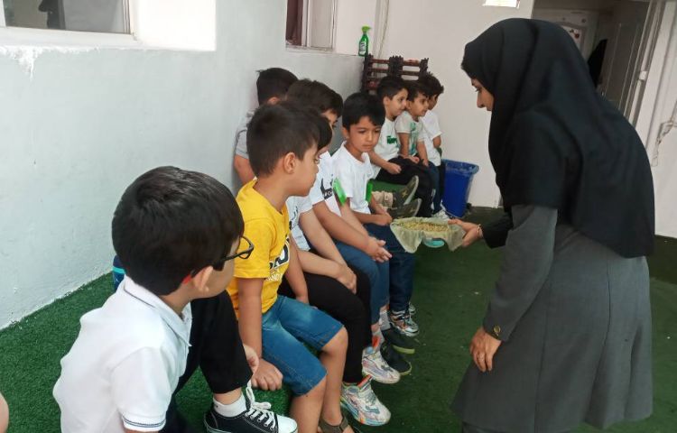 با طبیعت (کاشت گیاه)