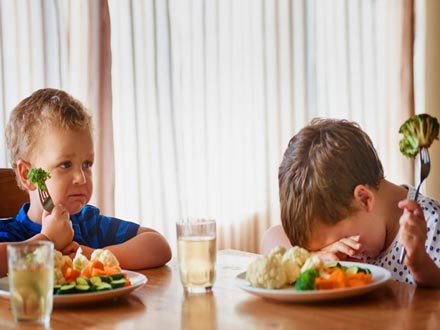 خوردن تنقلات را کاهش دهید؛