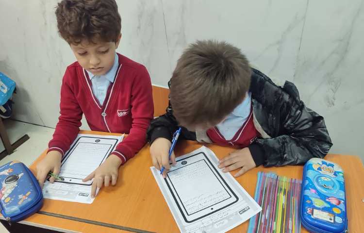 برای ایجادانگیزه و تثبیت یادگیری درس ( ُ) استثنا )ملای موبایلی گرفته شد 3