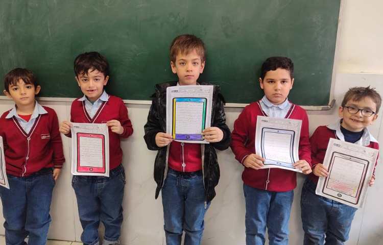 برای ایجادانگیزه و تثبیت یادگیری درس ( ُ) استثنا )ملای موبایلی گرفته شد