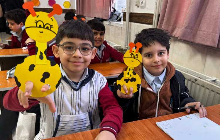 برای ایجاد انگیزه درس تشدید (کاردستی زرافه) 2