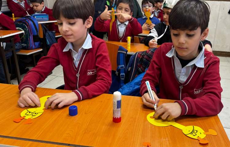 برای ایجاد انگیزه درس تشدید (کاردستی زرافه) 4