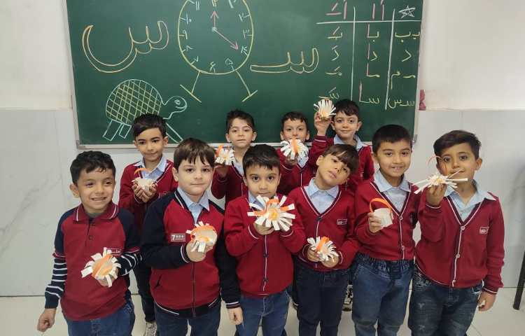 برای ایجاد انگیزه و تثبیت یادگیری نشانه (س) کاردستی(سبد) در کلاس توسط دانش‌آموزان انجام شد 2