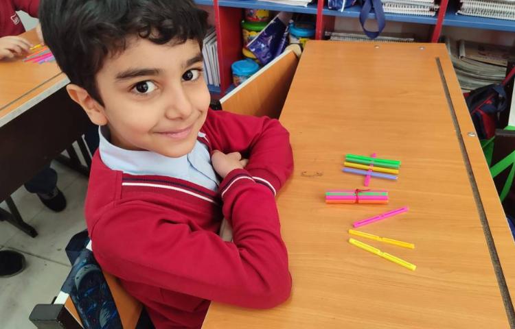 برای ایجاد یادگیری بازی دسته‌بندی کردن اعداد از 10 تا 19 با استفاده از چوب‌خط. 5