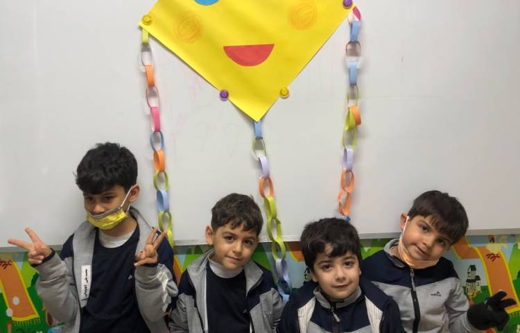 برای تثبیت نشانه‌ی (ب) در کلاس دستان توانا به صورت گروهی بادبادک درست کردیم 4