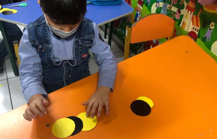 برای تثبیت نشانه‌ی (ز) کاردستی زنبور درست کردیم 1