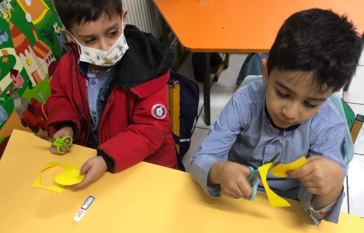 برای تثبیت نشانه‌ی (ز) کاردستی زنبور درست کردیم 3