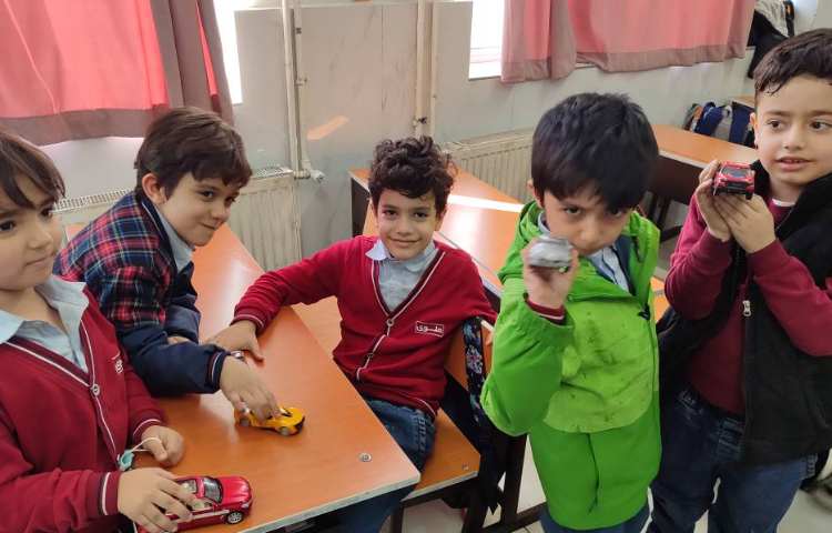 برای تثبیت یادگیری سطح( صاف،شیب‌دار) بازی با ماشین انجام شد. 1