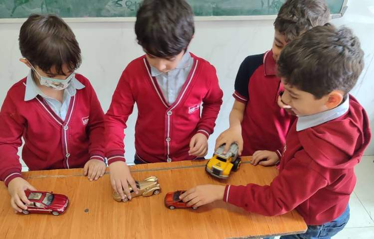 برای تثبیت یادگیری سطح( صاف،شیب‌دار) بازی با ماشین انجام شد. 4