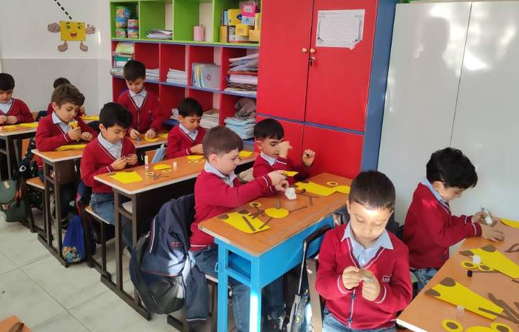 برای تثبیت یادگیری نشانه(ش) کاردستی (شیر) در کلاس توسط دانش‌آموزان اجرا شد. 1