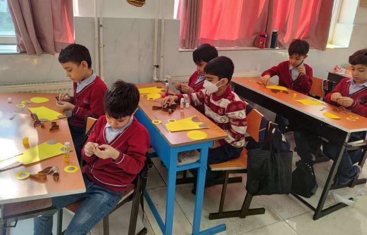 برای تثبیت یادگیری نشانه(ش) کاردستی (شیر) در کلاس توسط دانش‌آموزان اجرا شد. 3