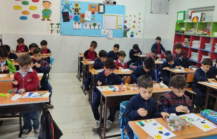 برای تثبیت یادگیری نشانه (ث) نقاشی با گواش توسط( اثرانگشت) در کلاس انجام شد 3