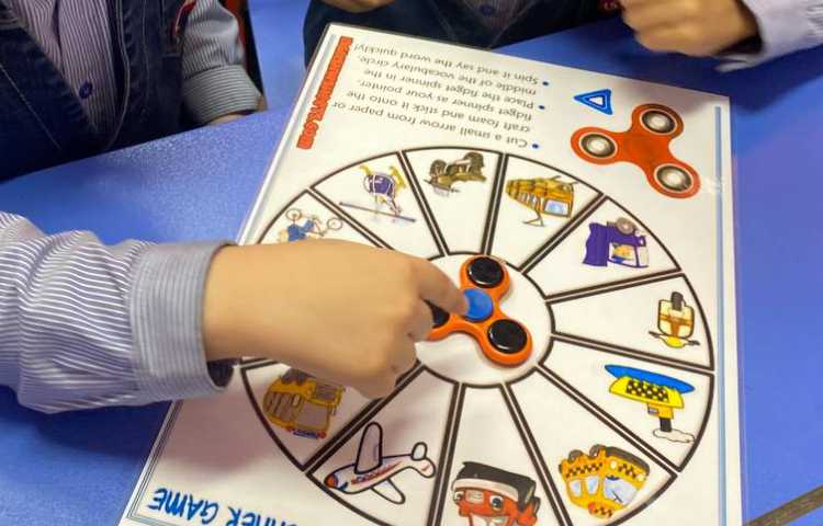 برد گیم وسایل نقلیه با هدف مرور کلمات