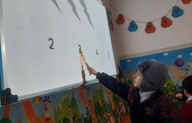 بررسی بخش‌های محتلف یک گیاه-زنگ Science 2