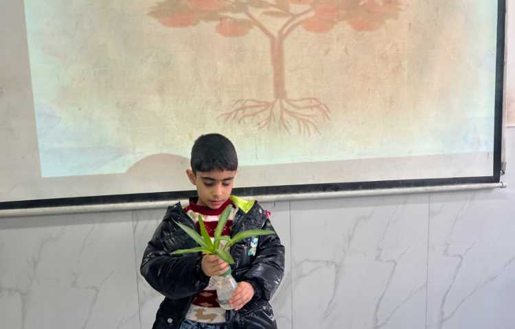 بررسی بخش‌های محتلف یک گیاه-زنگ Science 4