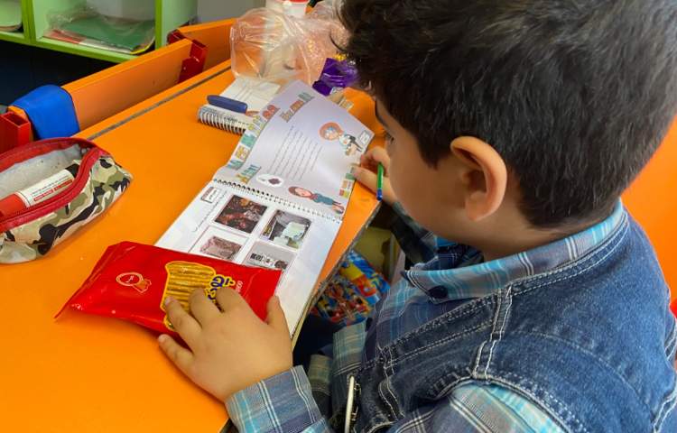 :بررسی بسته بندی محصولات و لوگوی آن ها 4