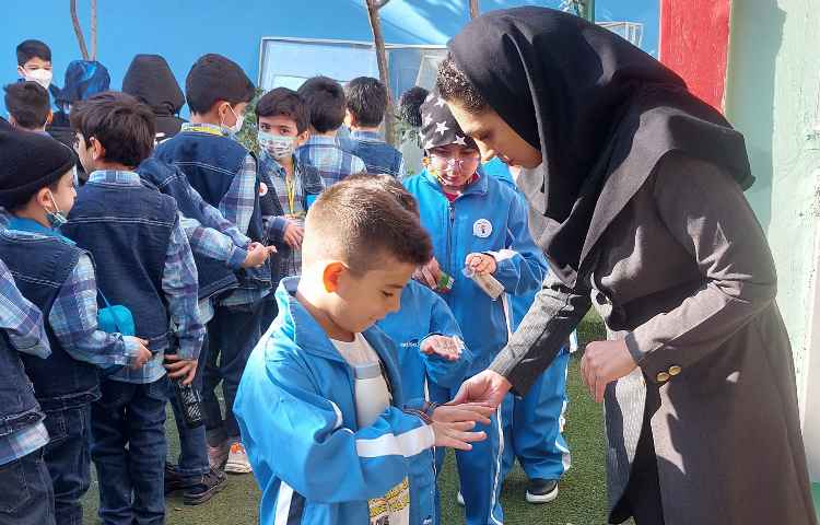 :بررسی بهداشت فردی دانش آموزان 4