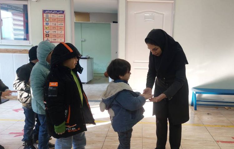 :بررسی بهداشت فردی دانش آموزان 4