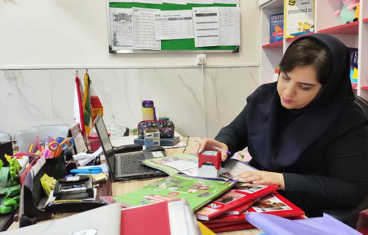 بررسی تصادفی کتاب ها توسط سوپروایزر 4