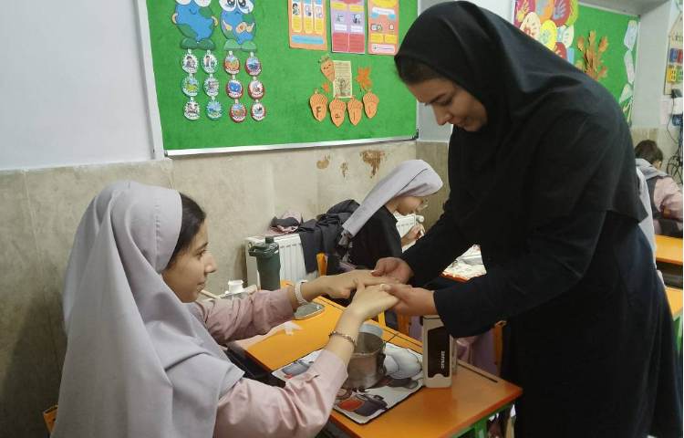 بررسی سلامت فردی دانش آموزان 5