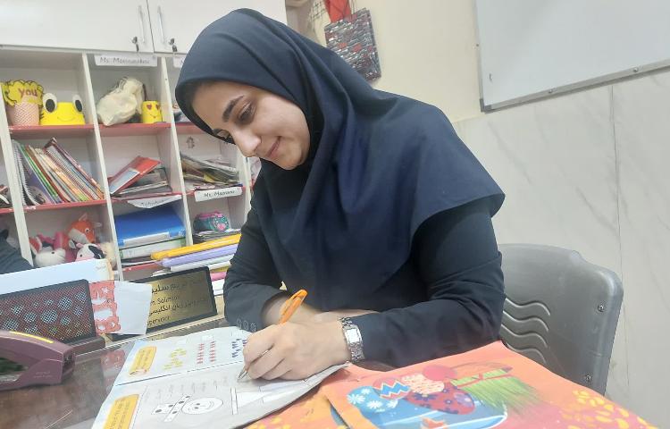 بررسی عیدانه 4