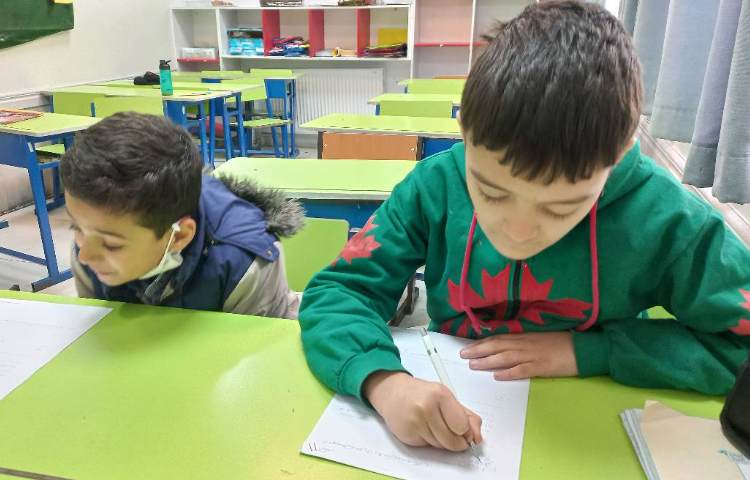 بررسی نمونه سوالات ریاضی 3